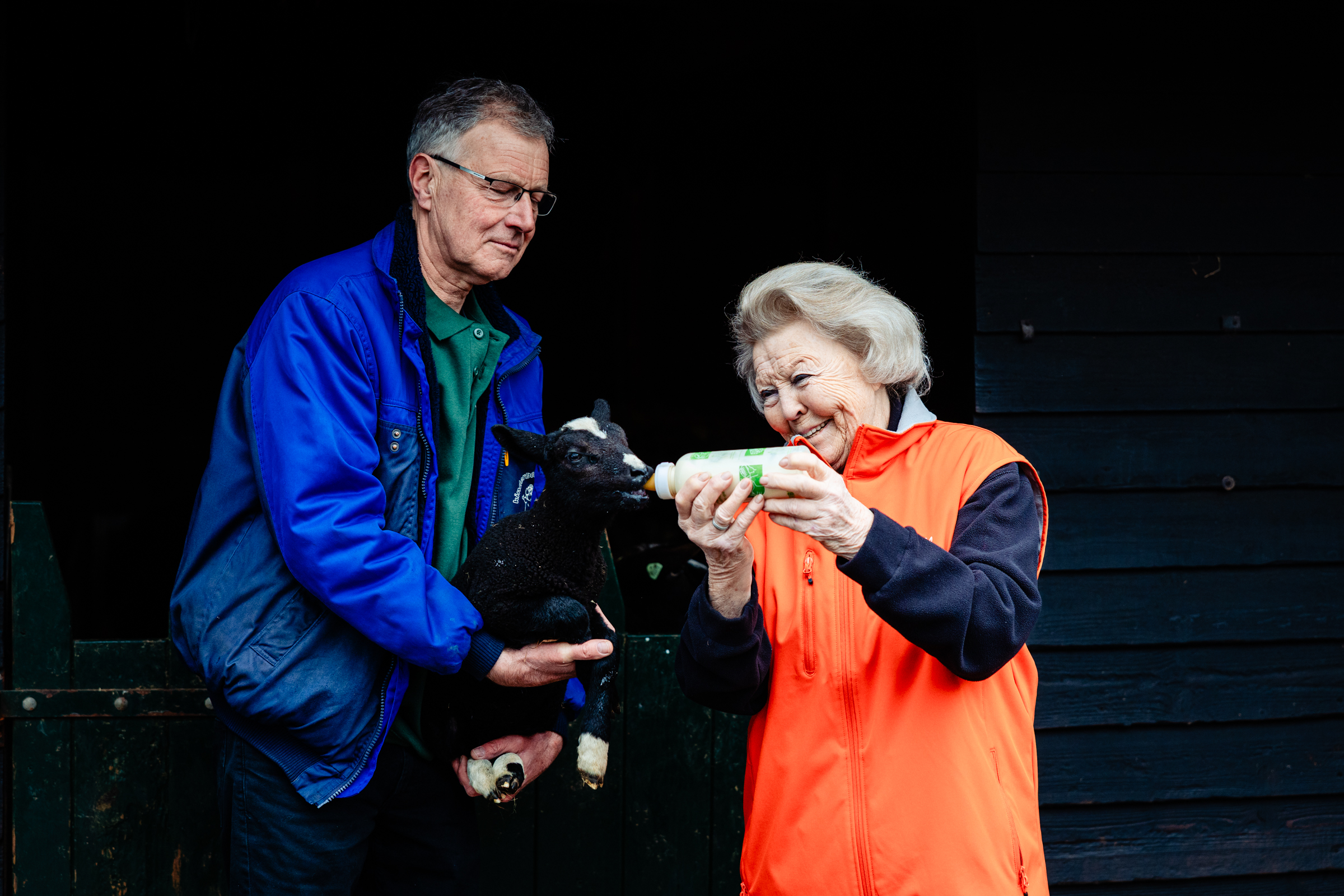 NL Doet 13 Maart 2026 Prinses Beatrix Lam Melk Geven Kinderboerderij De Bijlmerweide